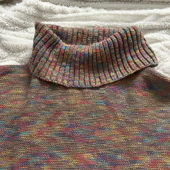 Multi Color Turtleneck - Picture 2 of 8
